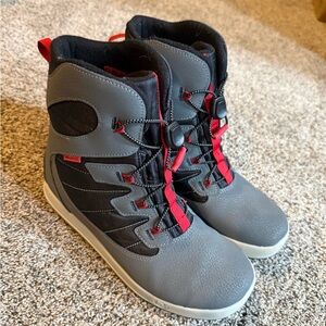 Merrel Big Kids Snowbank 4.0 Boots. Gray and Black with Red Accents